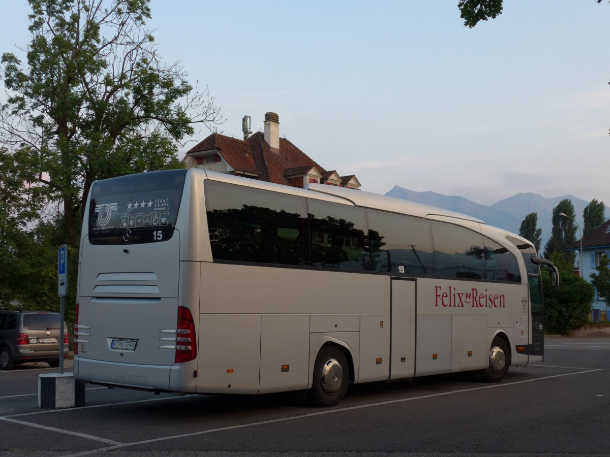 (163'304) - Aus Deutschland: Felix-Reisen, K�ln - Nr. 15/K-MA 5596 - Mercedes am 12. August 2015 in Thun, Seestrasse