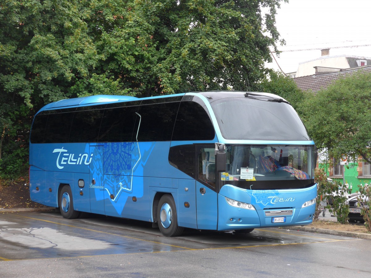 (163'443) - Aus Italien: Tellini, Castions di Strada - DK-481 GD - Neoplan am 15. August 2015 in Z�rich, Sihlquai