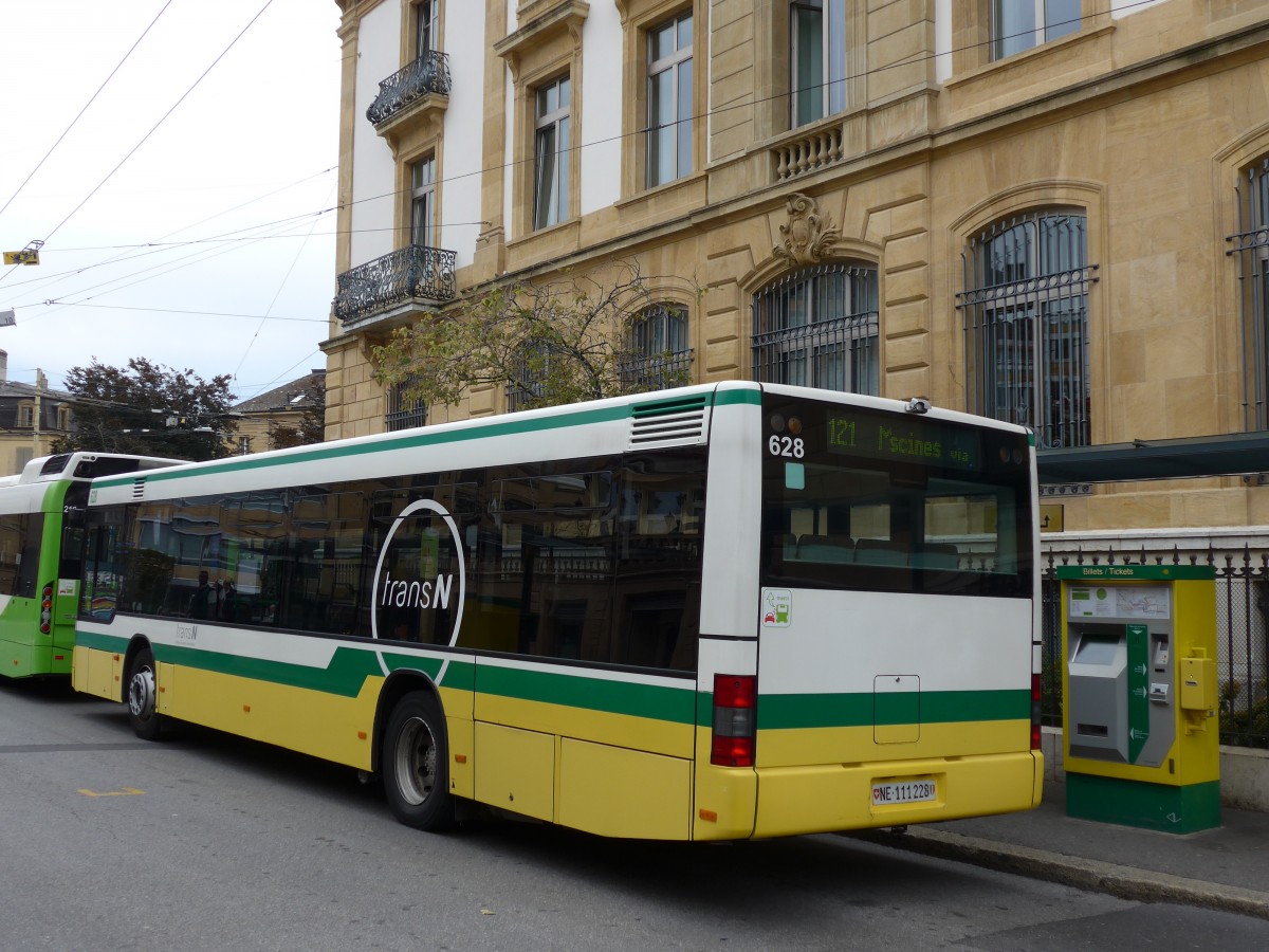 (164'786) - transN, La Chaux-de-Fonds - Nr. 628/NE 111'228 - MAN (ex TN Neuch�tel Nr. 228) am 15. September 2015 in Neuch�tel, Place Pury