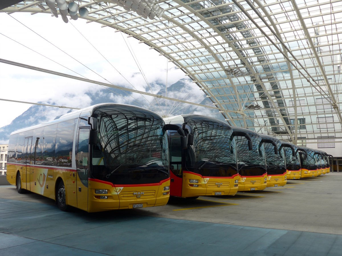 (165'183) - PostAuto Graub�nden - GR 162'975 - MAN am 19. September 2015 in Chur, Postautostation