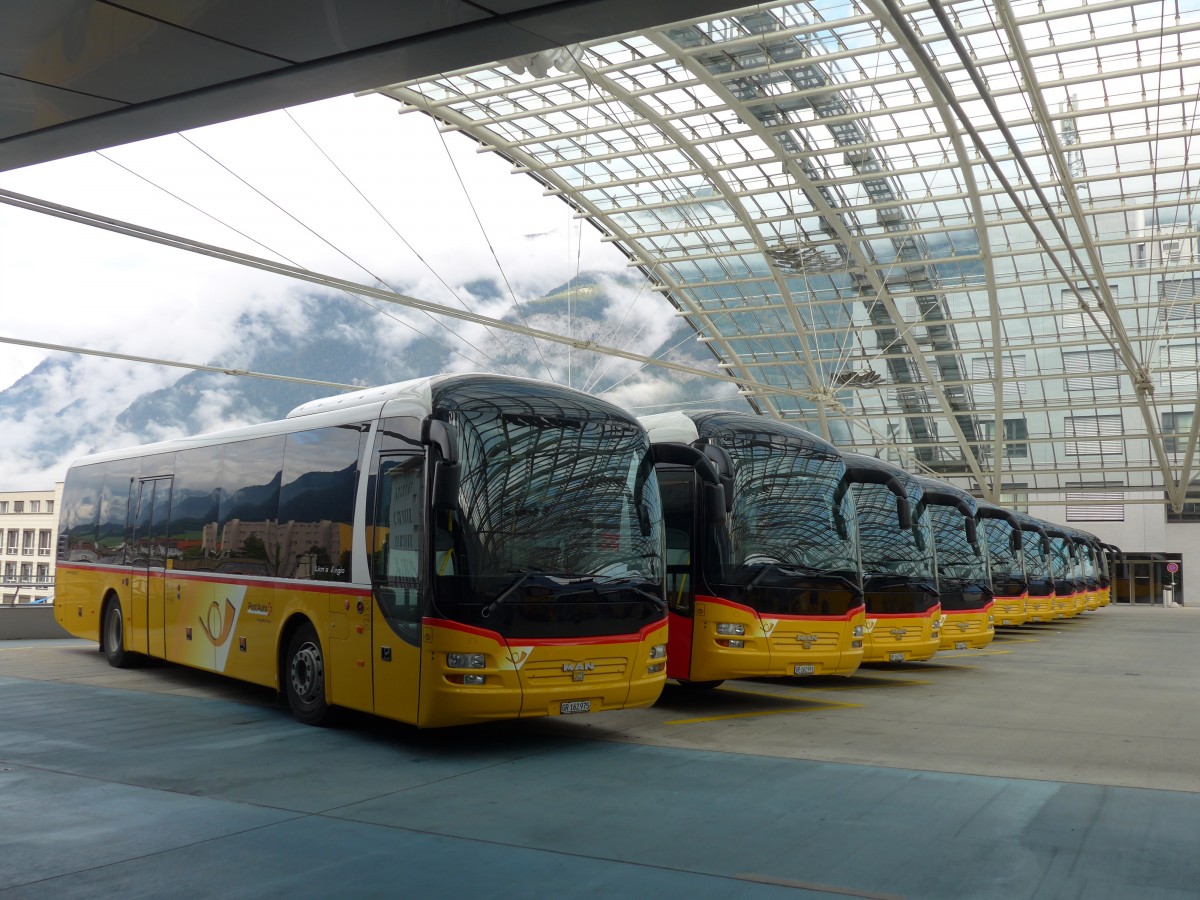 (165'199) - PostAuto Graub�nden - GR 162'975 - MAN am 19. September 2015 in Chur, Postautostation