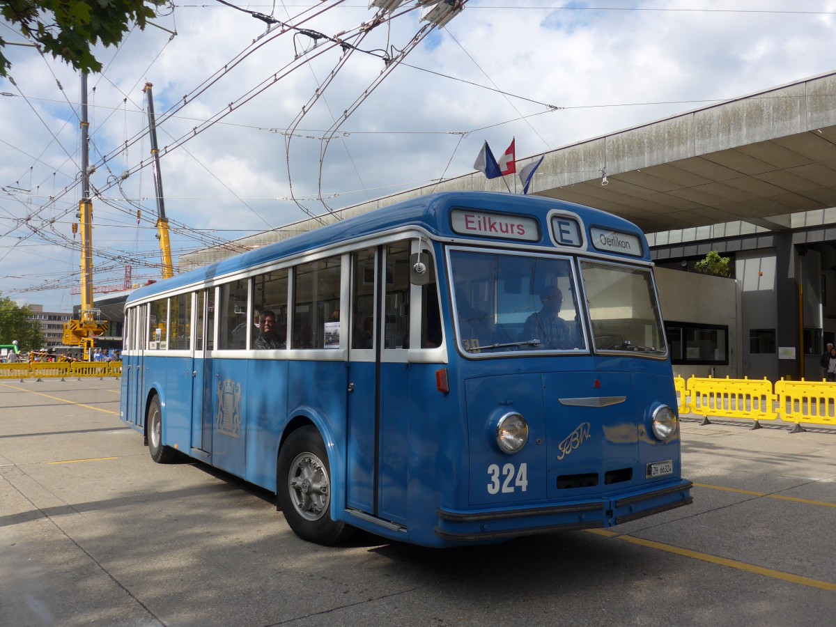(165'896) - VBZ Z�rich (TMZ) - Nr. 324/ZH 66'324 - FBW/T�scher (ex Privat; ex VBZ Z�rich Nr. 324) am 26. September 2015 in Winterthur, Depot Gr�zefeld