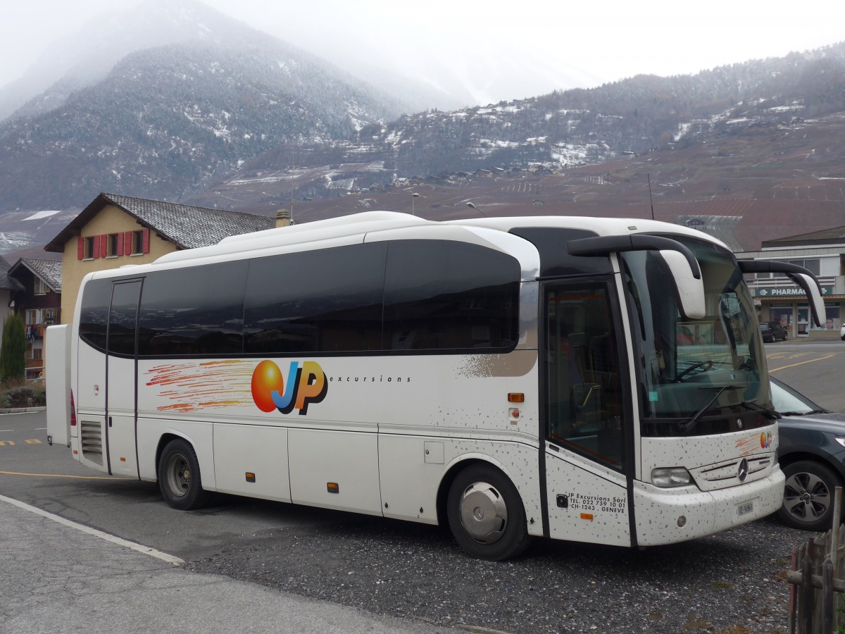 (167'566) - JP excursions, Gen�ve - GE 96'849 - Mercedes am 29. November 2015 in Leytron, Alte Post