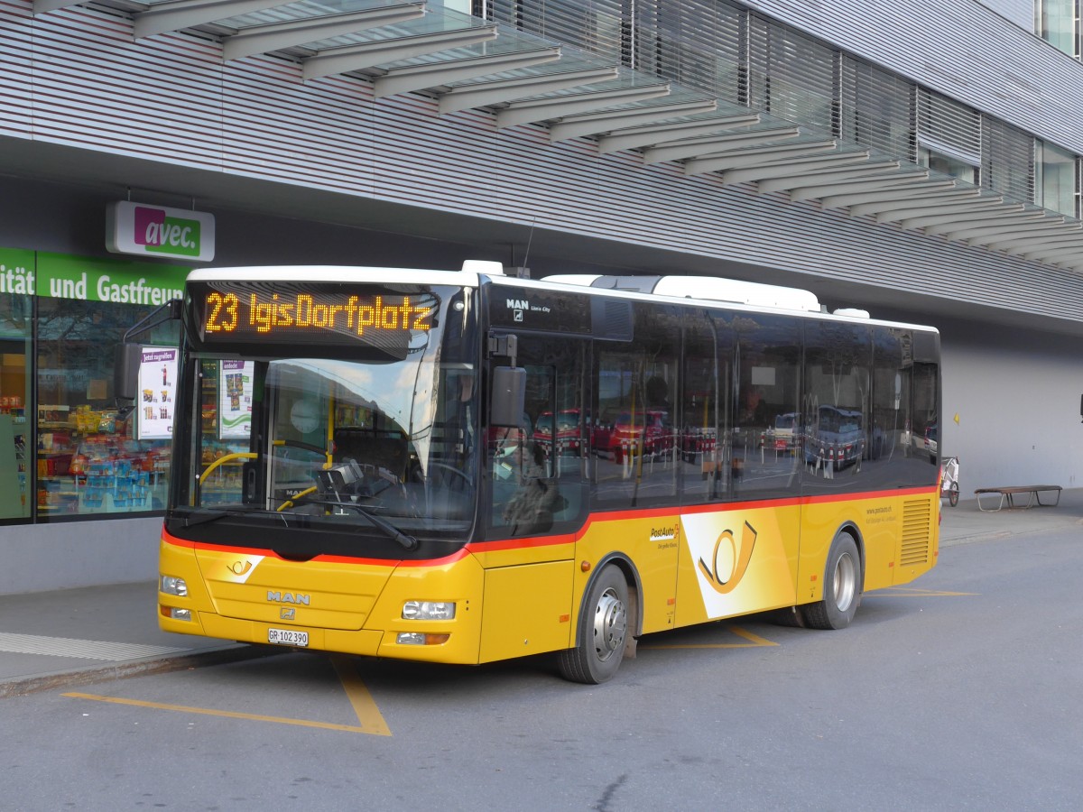 (167'771) - Gessinger, Bad Ragaz - GR 102'390 - MAN/G�ppel am 19. Dezember 2015 beim Bahnhof Landquart