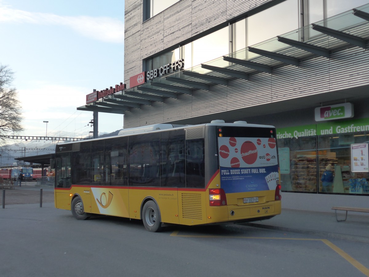 (167'773) - Gessinger, Bad Ragaz - GR 102'390 - MAN/G�ppel am 19. Dezember 2015 beim Bahnhof Landquart