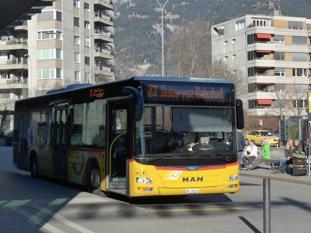 (168'012) - D�nser, Trimmis - GR 95'435 - MAN am 26. Dezember 2015 beim Bahnhof Landquart