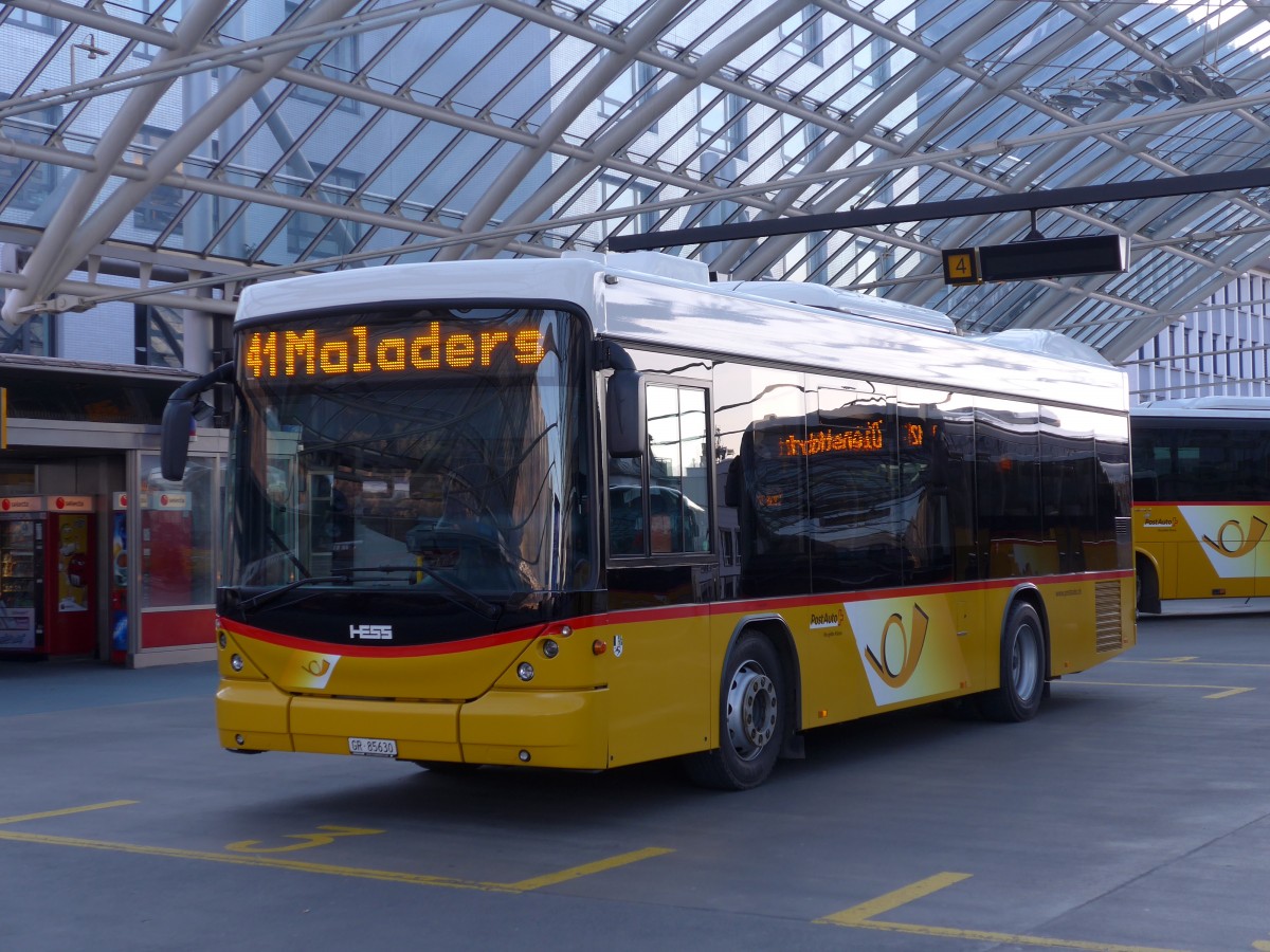 (168'093) - PostAuto Graub�nden - GR 85'630 - Scania/Hess am 29. Dezember 2015 in Chur, Postautostation