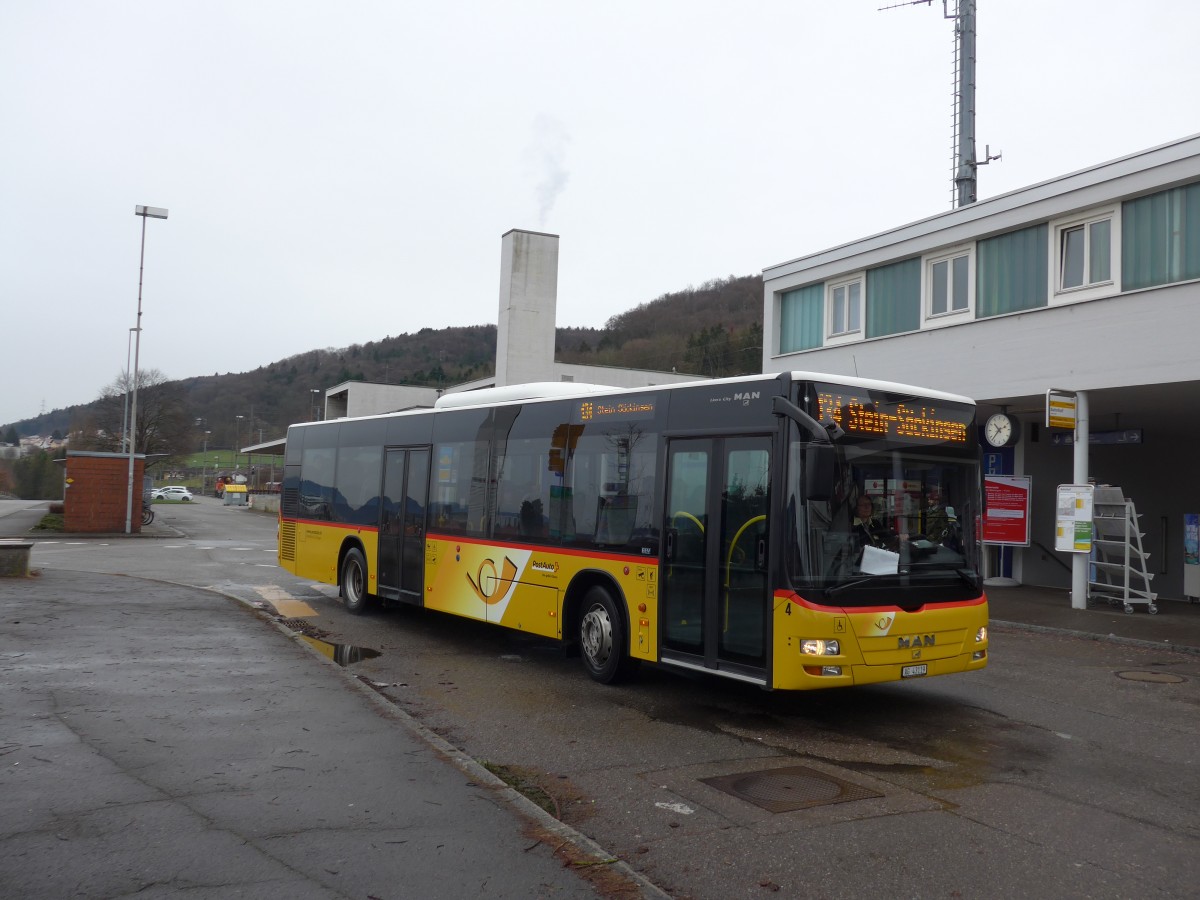 (168'756) - Br�ndli, Elfingen - Nr. 4/AG 43'119 - MAN am 20. Februar 2016 beim Bahnhof Stein-S�ckingen