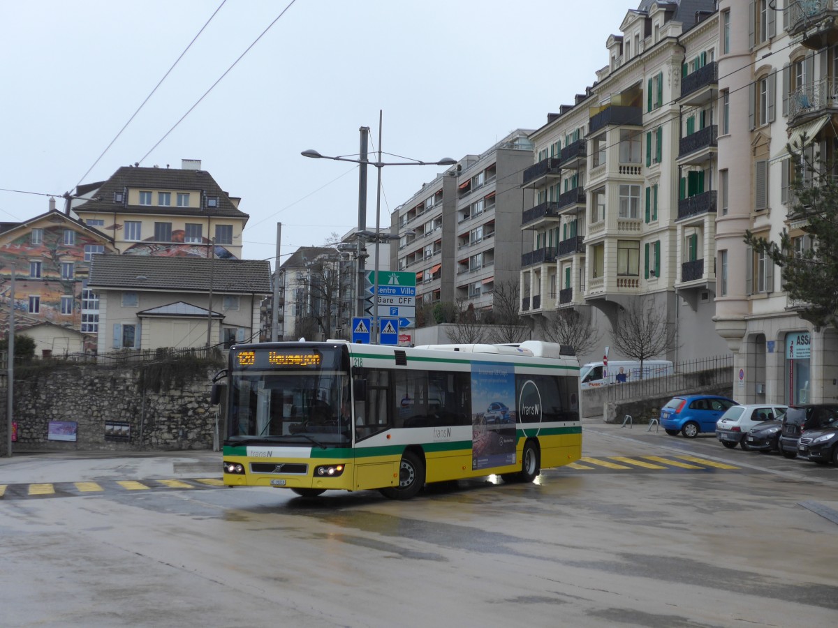 (168'789) - transN, La Chaux-de-Fonds - Nr. 218/NE 99'218 - Volvo (ex TN Neuch�tel Nr. 218) am 20. Februar 2016 beim Bahnhof Neuch�tel