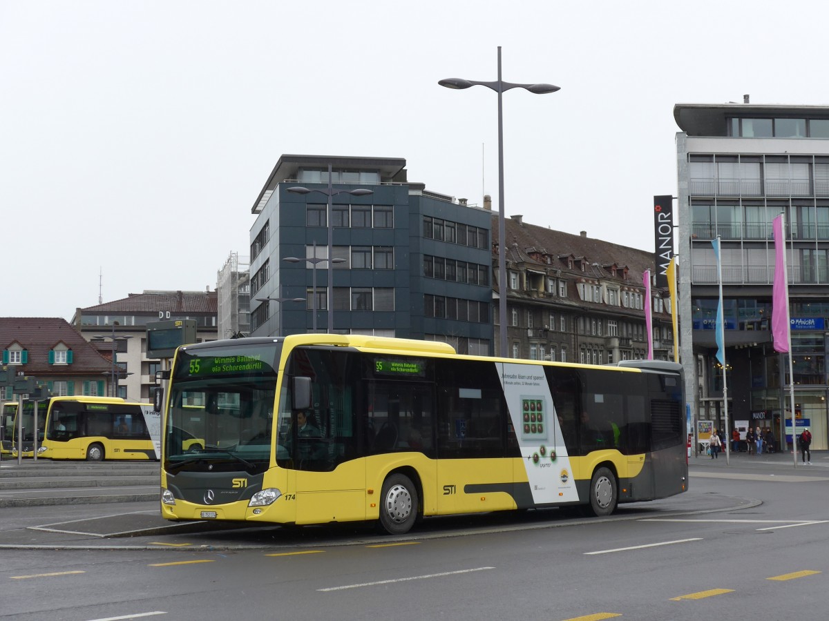 (169'023) - STI Thun - Nr. 174/BE 752'174 - Mercedes am 3. M�rz 2016 beim Bahnhof Thun