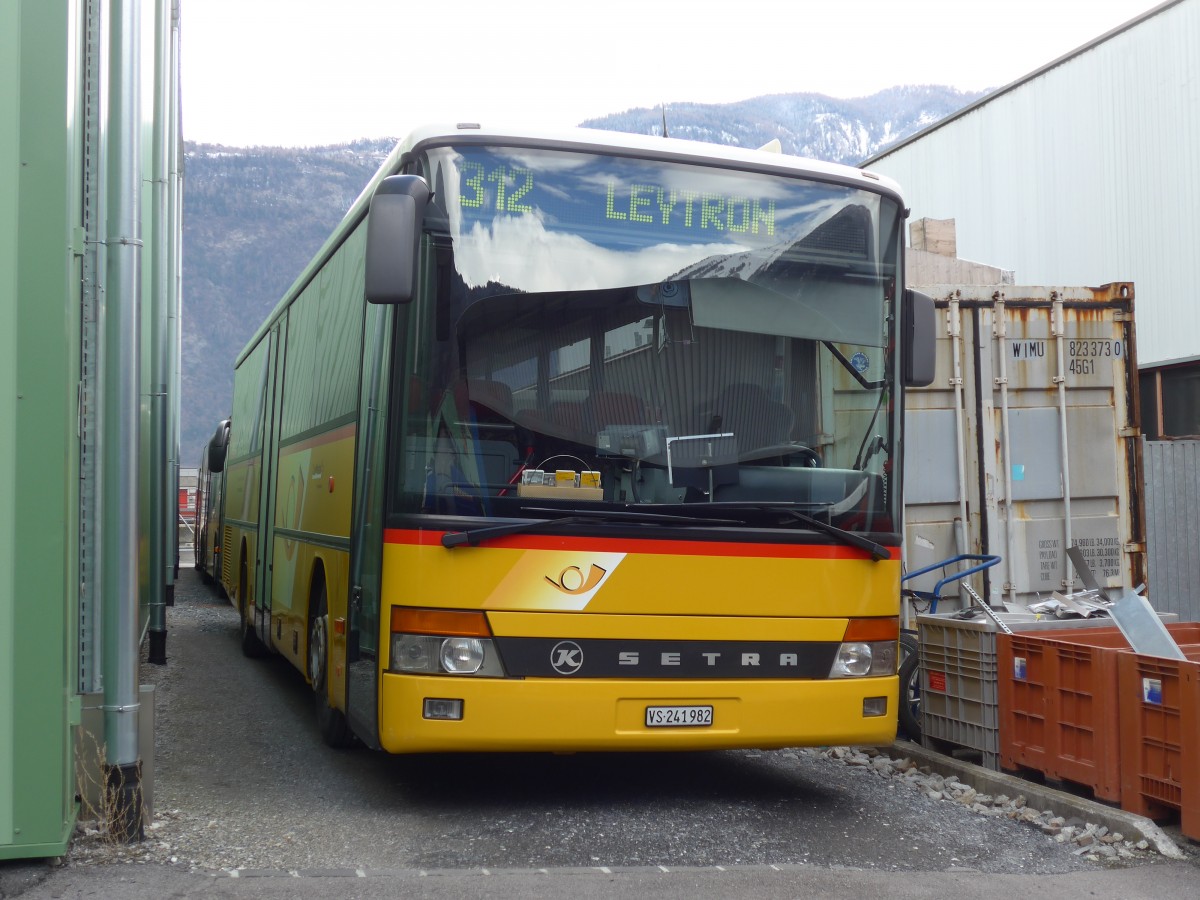(169'042) - Buchard, Leytron - VS 241'982 - Setra (ex PostAuto Wallis; ex Zimmermann, Visperterminen) am 6. M�rz 2016 in Leytron, Garage