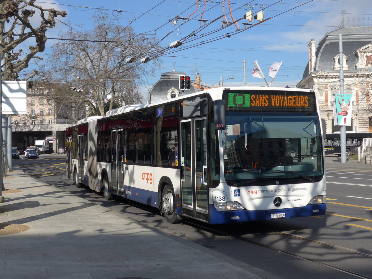 (169'097) - TPG Gen�ve - Nr. 1138/GE 960'888 - Mercedes am 7. M�rz 2016 in Gen�ve, Place des Vingt-Deux-Cantons