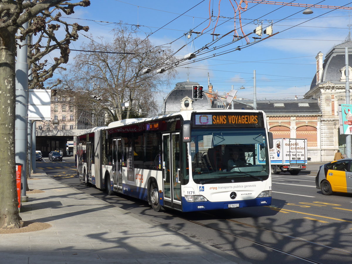 (169'103) - TPG Gen�ve - Nr. 1171/GE 960'921 - Mercedes am 7. M�rz 2016 in Gen�ve, Place des Vingt-Deux-Cantons