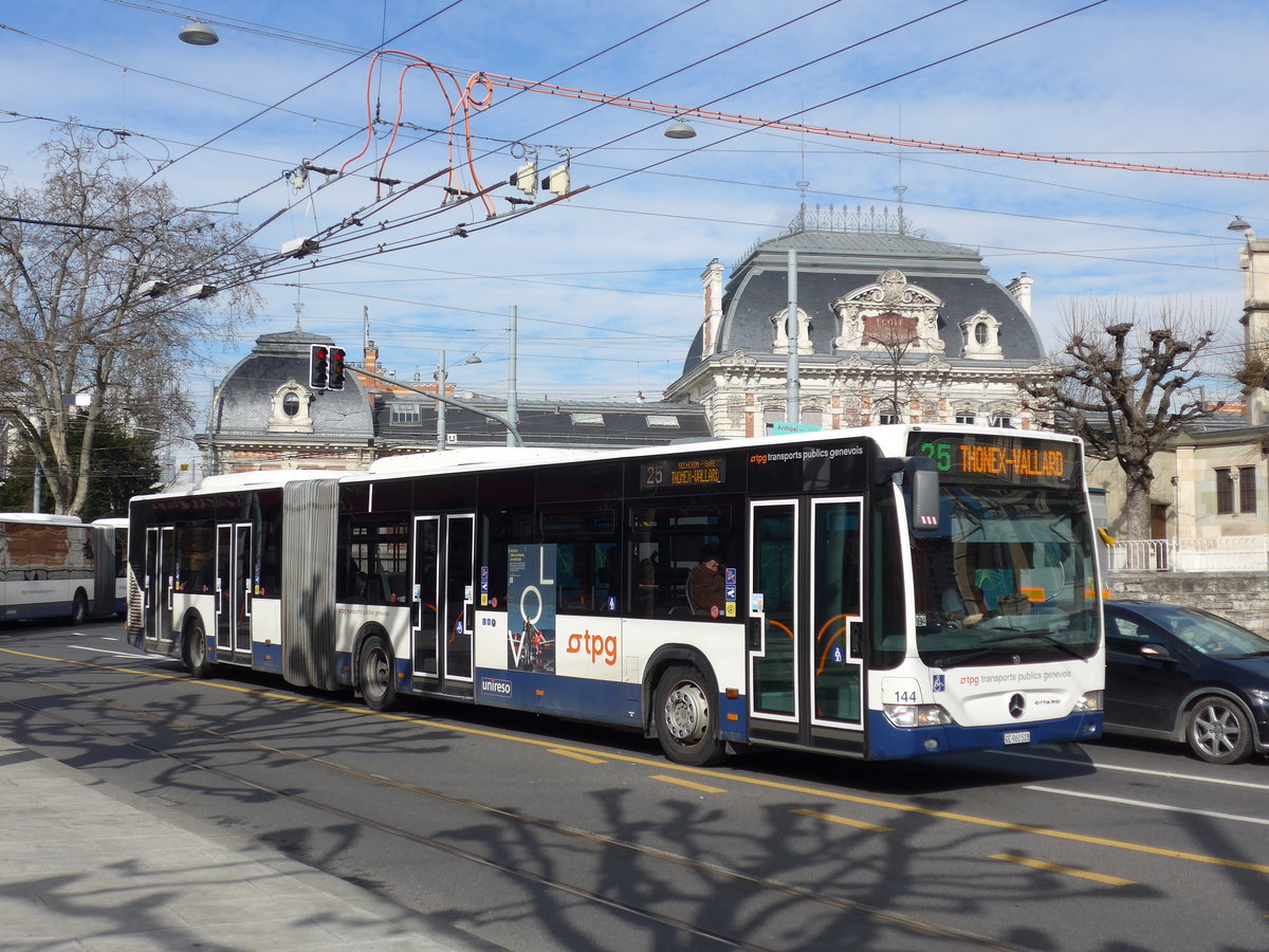 (169'129) - TPG Gen�ve - Nr. 144/GE 960'528 - Mercedes am 7. M�rz 2016 in Gen�ve, Place des Vingt-Deux-Cantons