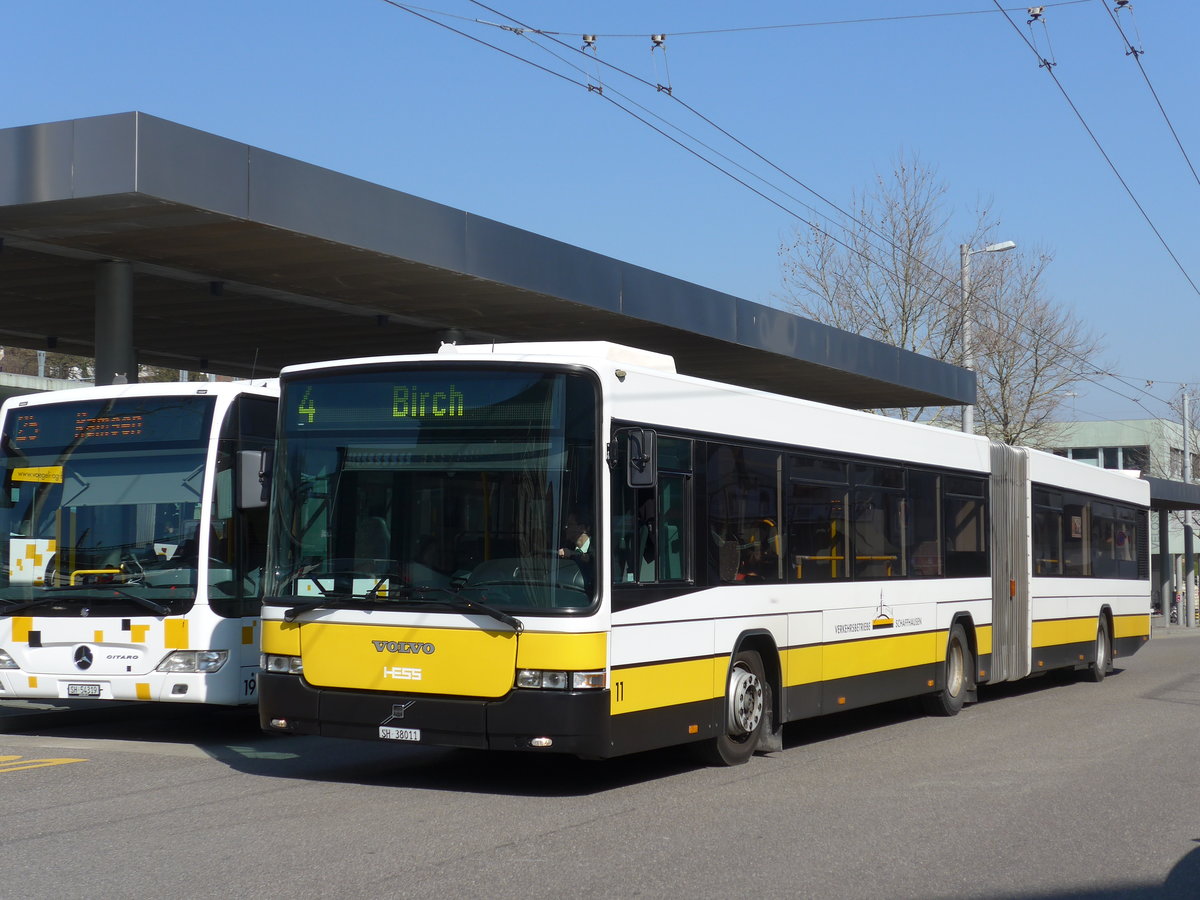 (169'285) - VBSH Schaffhausen - Nr. 11/SH 38'011 - Volvo/Hess am 19. M�rz 2016 beim Bahnhof Schaffhausen