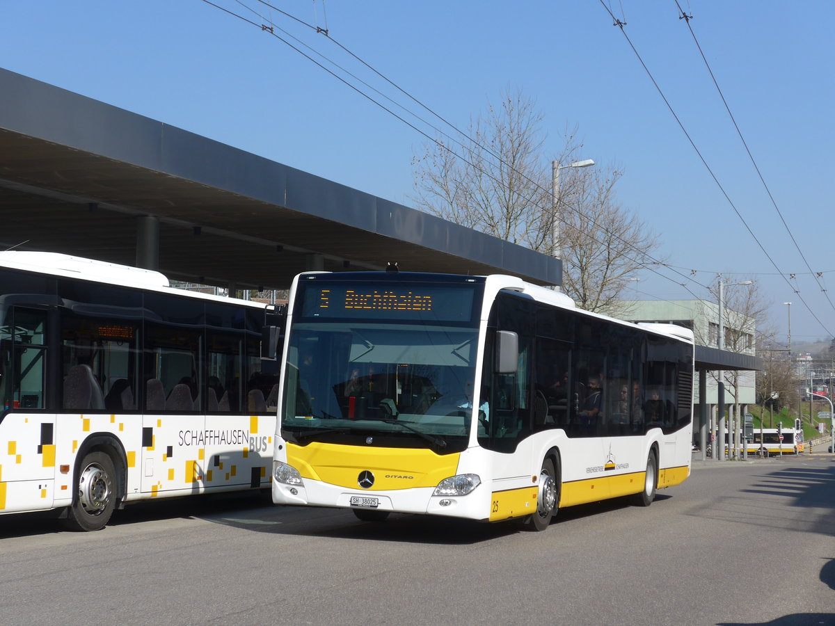 (169'286) - VBSH Schaffhausen - Nr. 25/SH 38'025 - Mercedes am 19. M�rz 2016 beim Bahnhof Schaffhausen