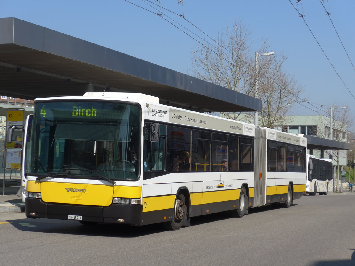 (169'302) - VBSH Schaffhausen - Nr. 10/SH 38'010 - Volvo/Hess am 19. M�rz 2016 beim Bahnhof Schaffhausen