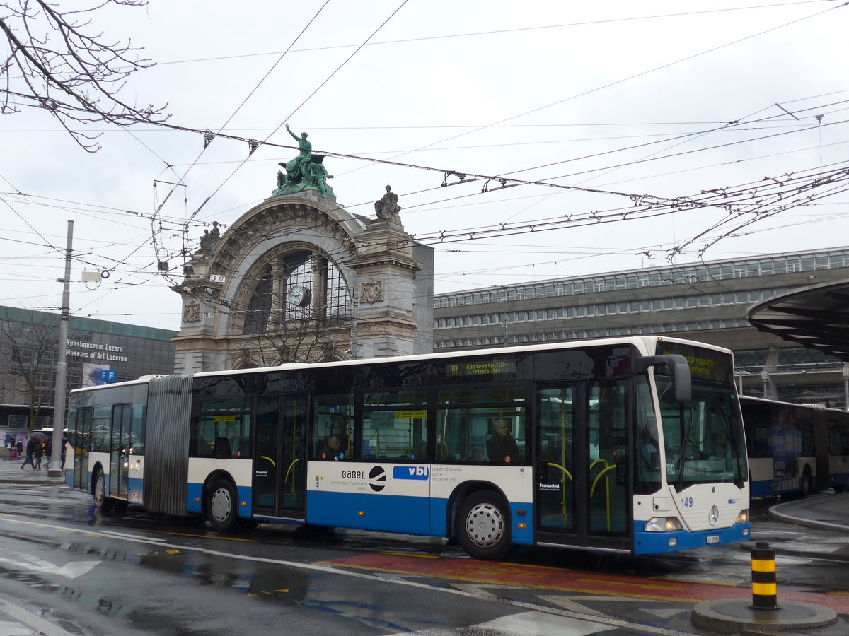 (169'460) - VBL Luzern - Nr. 149/LU 15'088 - Mercedes (ex Heggli, Kriens Nr. 711) am 25. M�rz 2016 beim Bahnhof Luzern