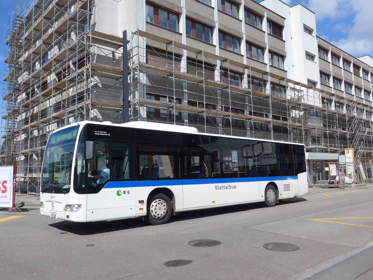 (170'022) - Maag, Kloten - Nr. 44/ZH 353'544 - Mercedes (ex Vorf�hrfahrzeug) am 14. April 2016 beim Bahnhof Glattbrugg