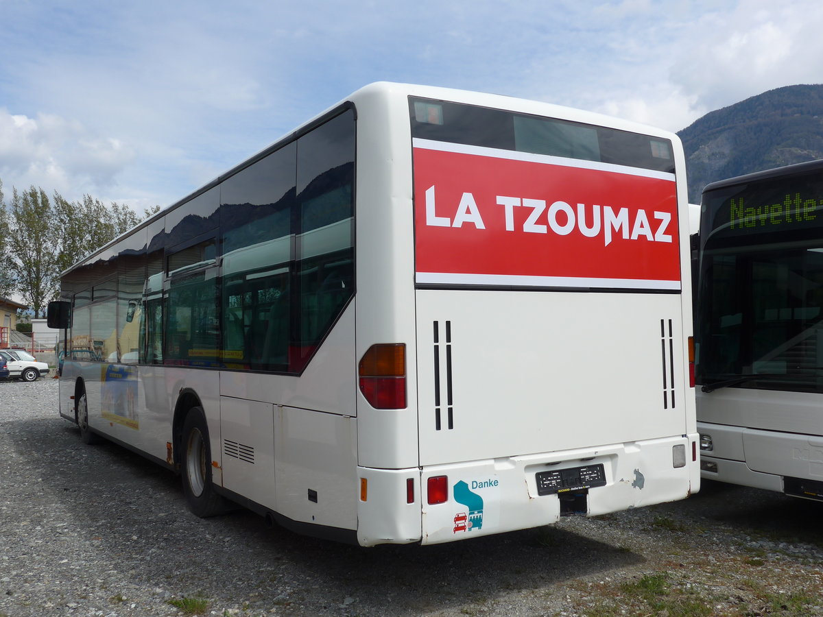 (170'212) - Buchard, Leytron - Mercedes (ex Ryffel, Uster Nr. 69; ex Welti-Furrer, Z�rich Nr. 53; ex Fr�hlich, Z�rich Nr. 608) am 24. April 2016 in Leytron, Garage