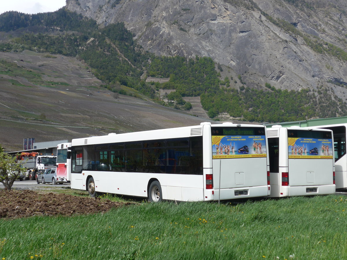(170'217) - Buchard, Leytron - Nr. 98 - MAN (ex TN Neuch�tel Nr. 222) am 24. April 2016 in Leytron, Garage