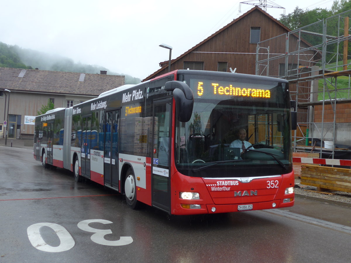 (170'506) - SW Winterthur - Nr. 352/ZH 886'352 - MAN am 13. Mai 2016 in Winterthur, D�ttnau