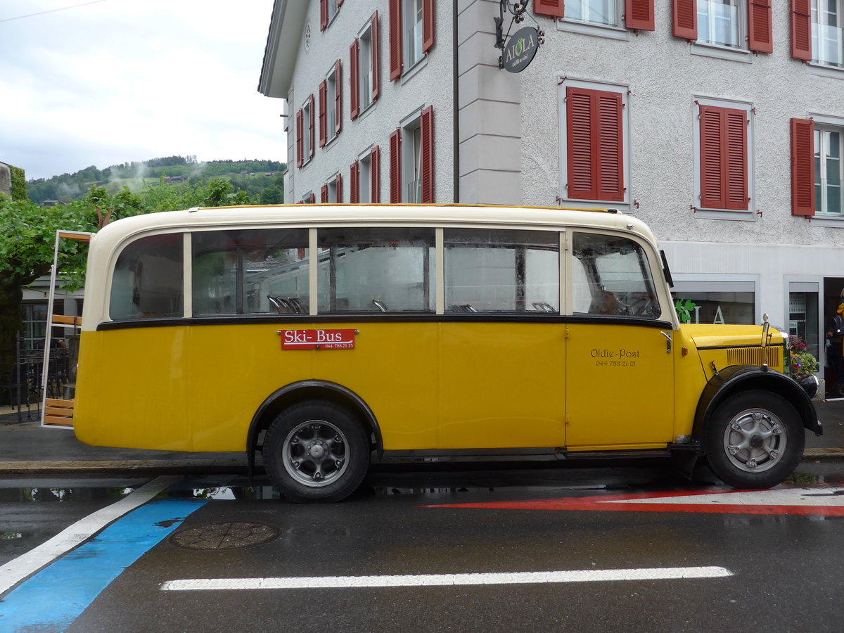 (170'684) - Moser, Sch�nenberg - ZH 216'722 - Berna/Hess (ex Barenco, Faido) am 14. Mai 2016 in Sarnen, OiO
