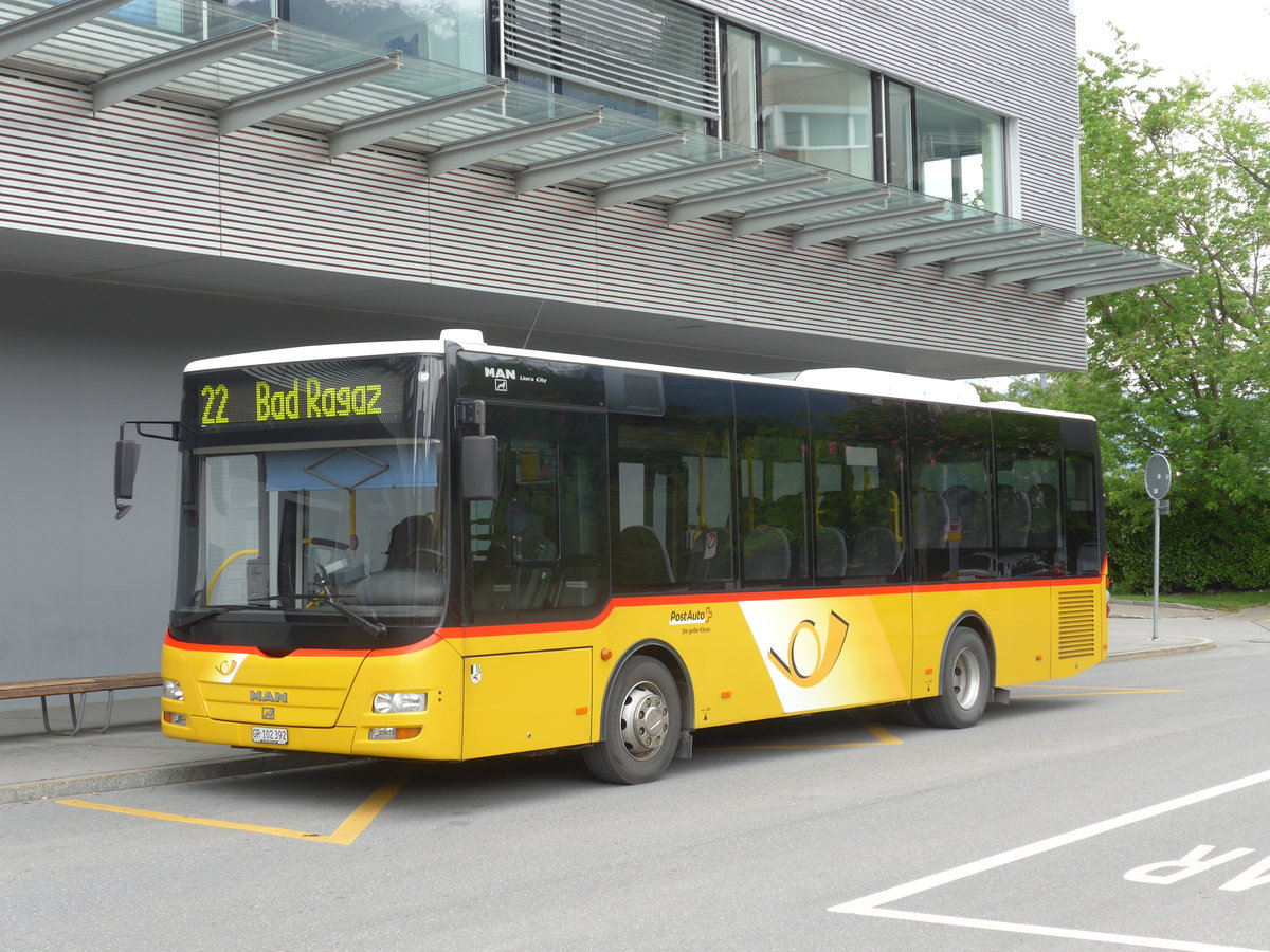 (170'890) - Gessinger, Bad Ragaz - GR 102'392 - MAN/G�ppel am 16. Mai 2016 beim Bahnhof Landquart