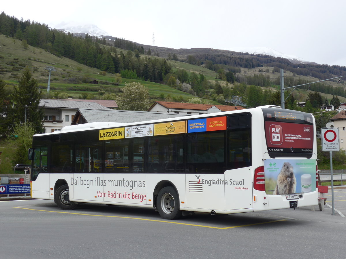 (170'933) - PostAuto Graub�nden - GR 165'111 - Mercedes am 16. Mai 2016 beim Bahnhof Scuol-Tarasp