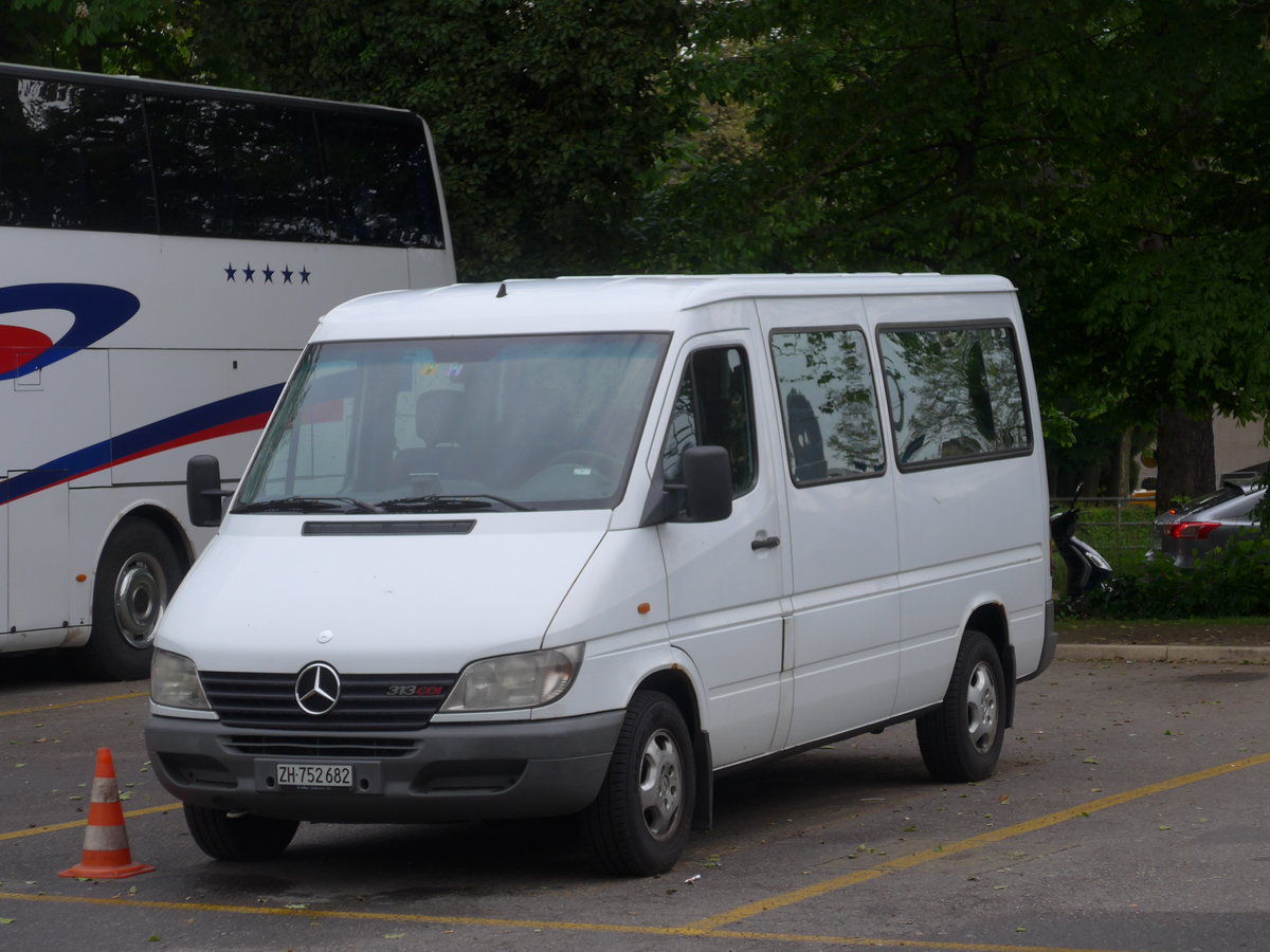 (170'972) - Meier, Z�rich - ZH 752'682 - Mercedes am 16. Mai 2016 in Z�rich, Sihlquai