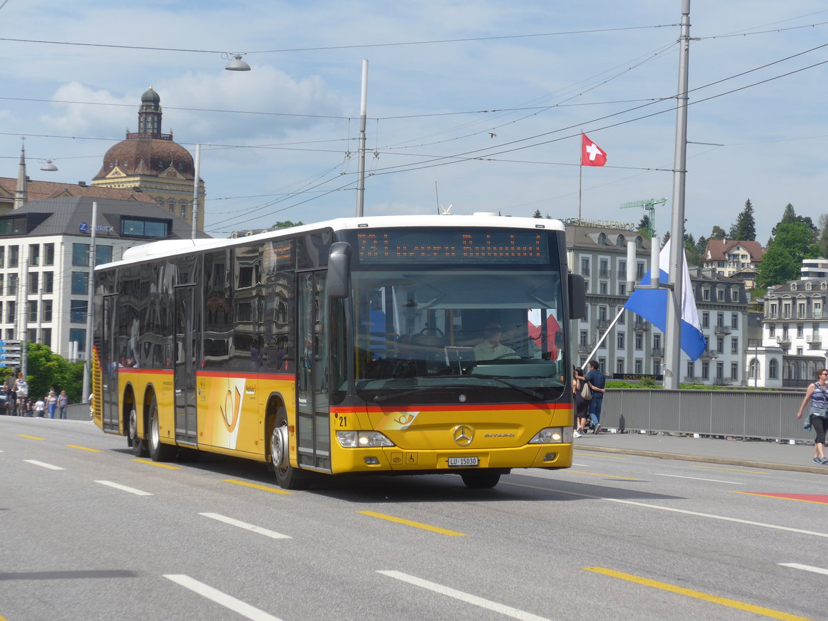 (171'374) - Bucheli, Kriens - Nr. 21/LU 15'030 - Mercedes am 22. Mai 2016 in Luzern, Bahnhofbr�cke