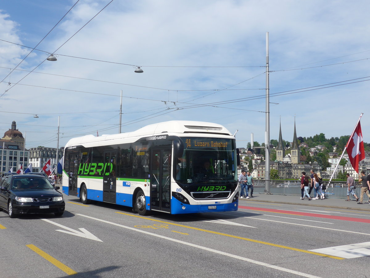 (171'393) - VBL Luzern - Nr. 80/LU 250'396 - Volvo am 22. Mai 2016 in Luzern, Bahnhofbr�cke