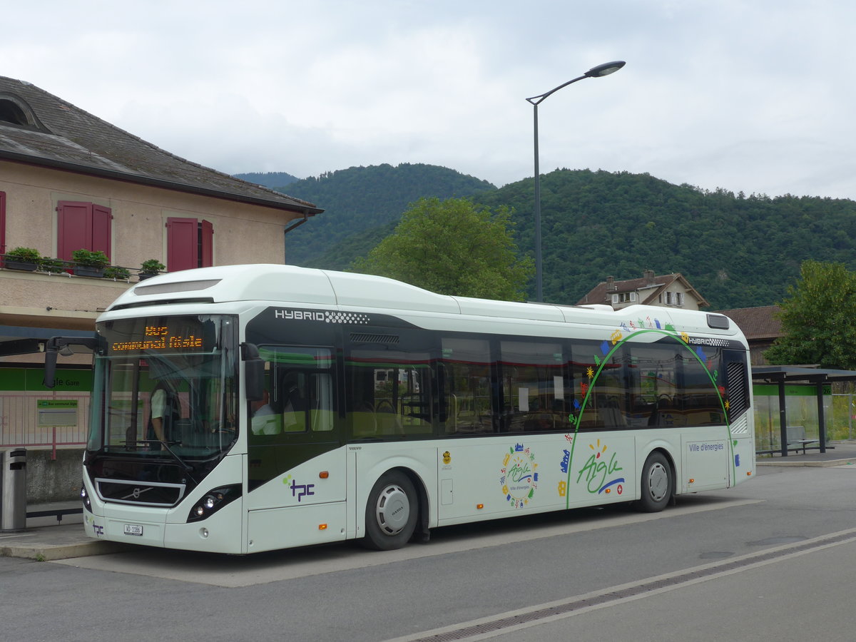 (172'126) - TPC Aigle - VD 1186 - Volvo (ex Volvo, S-G�teborg) am 25. Juni 2016 beim Bahnhof Aigle