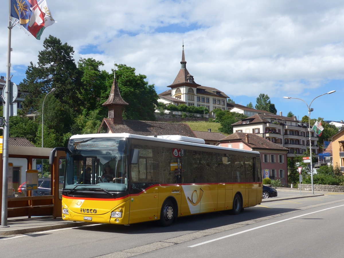 (172'963) - CarPostal Ouest - VD 146'539 - Iveco am 13. Juli 2016 in Grandson, Place du Ch�teau
