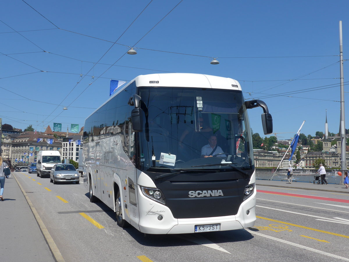 (173'808) - Aus Polen: Strychalski, Krak�w - K5 JST - Scania/Higer am 8. August 2016 in Luzern, Bahnhofbr�cke
