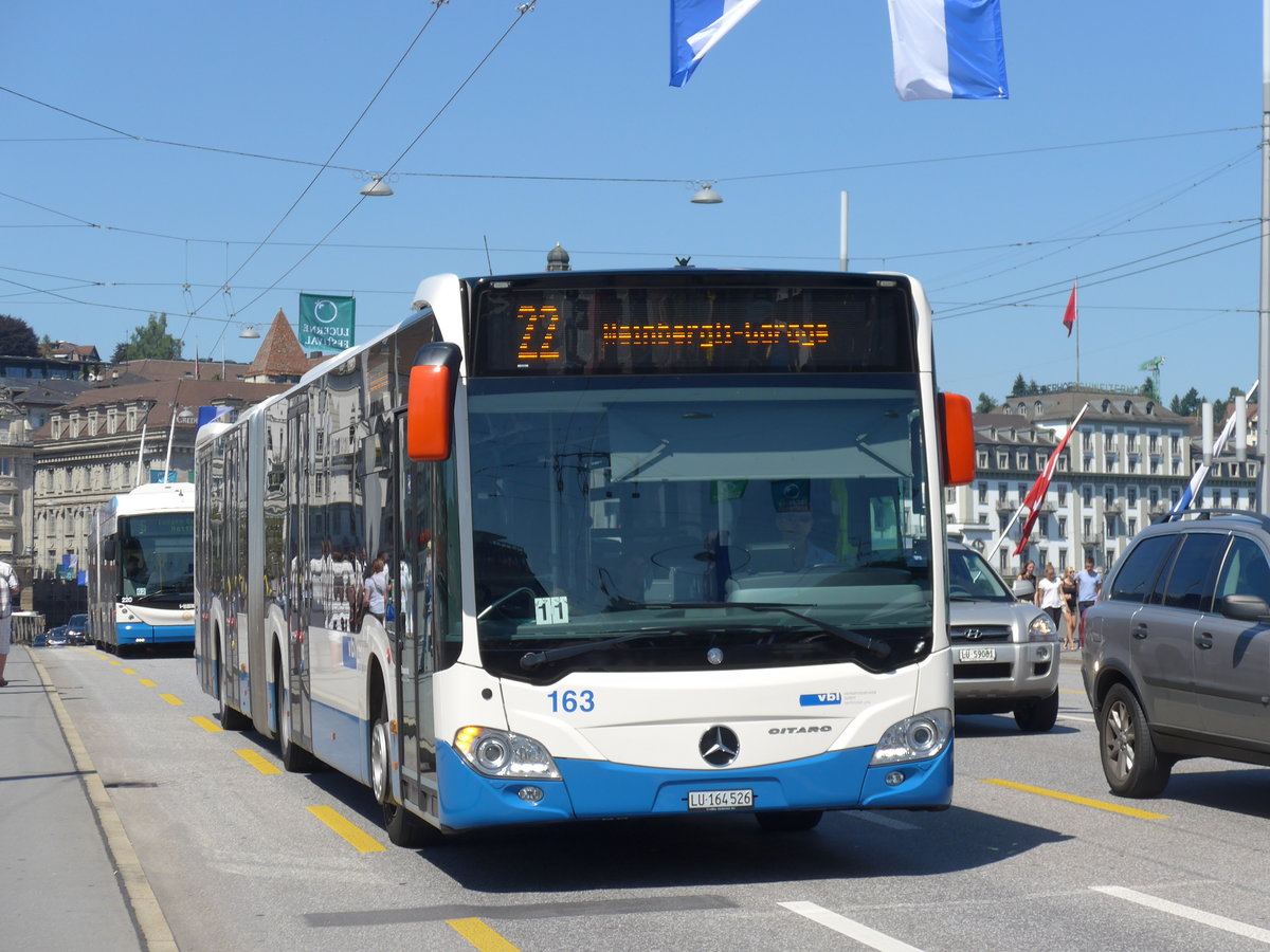 (173'858) - VBL Luzern - Nr. 163/LU 164'526 - Mercedes am 8. August 2016 in Luzern, Bahnhofbr�cke