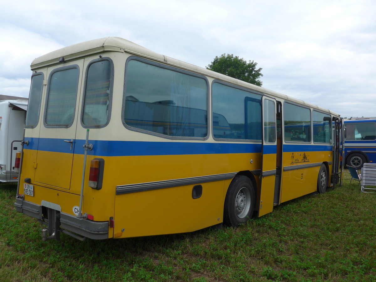 (173'976) - Aus der Schweiz: Metz, Watt - ZH 593'187 - Saurer/T�scher (ex P 24'267) am 20. August 2016 in B�singen, Bahnhof