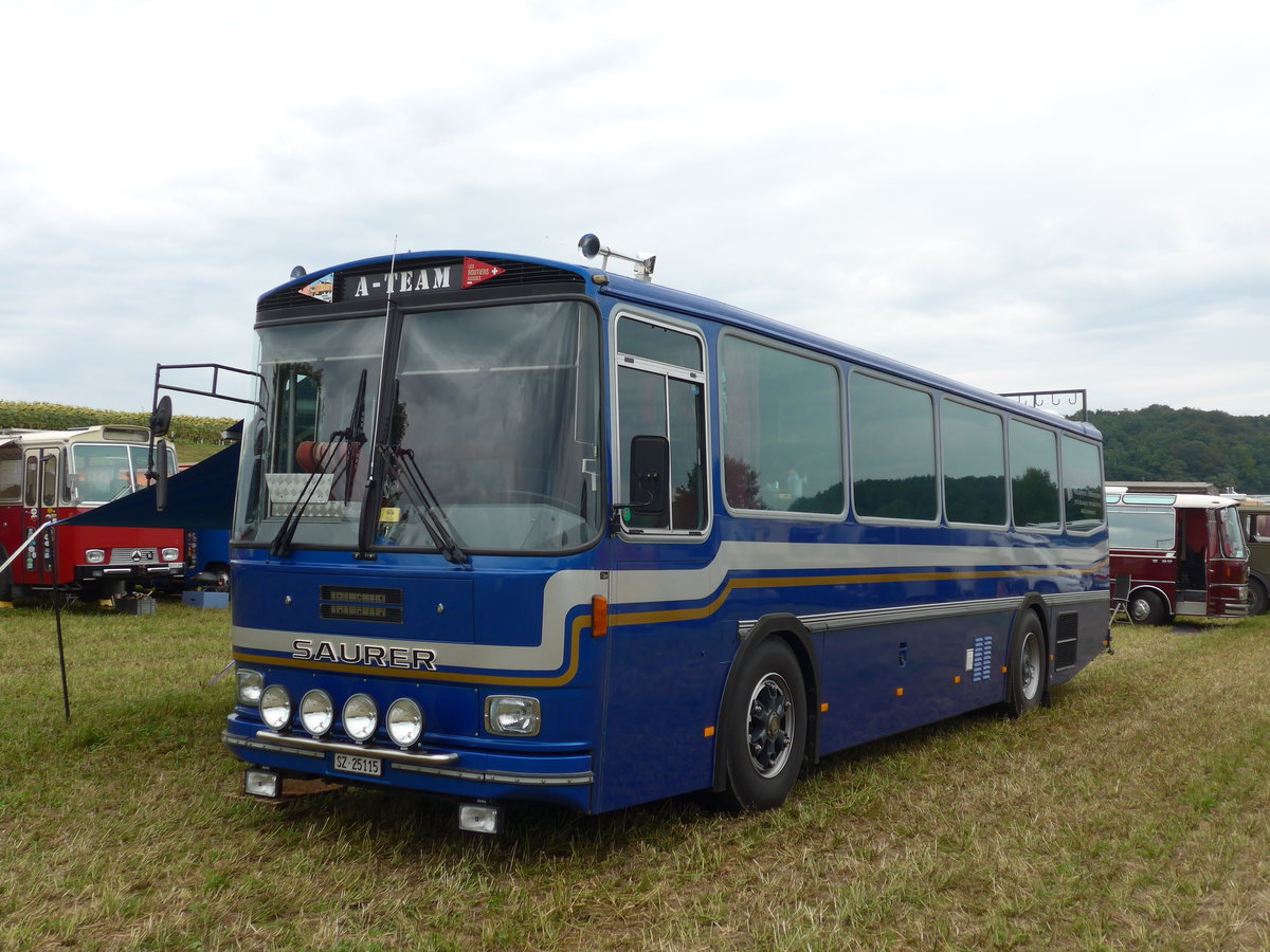 (174'016) - Aus der Schweiz: Steinauer, Einsiedeln - SZ 25'115 - Saurer/R&J (ex Albin, F�llanden; ex SBB Bern; ex Sol�r&Fontana, Ilanz; ex P 24'359) am 20. August 2016 in B�singen, Bahnhof