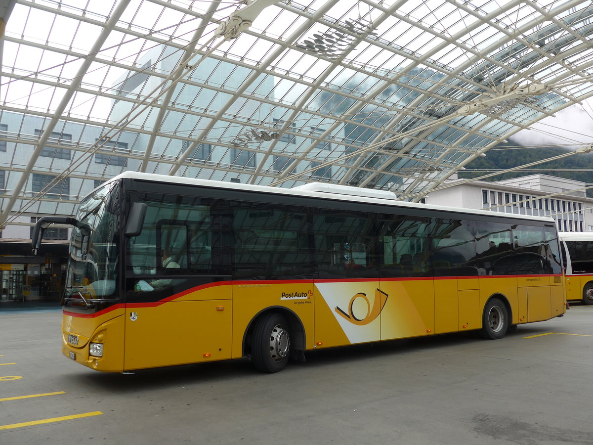 (174'140) - PostAuto Graub�nden - GR 170'436 - Iveco am 21. August 2016 in Chur, Postautostation