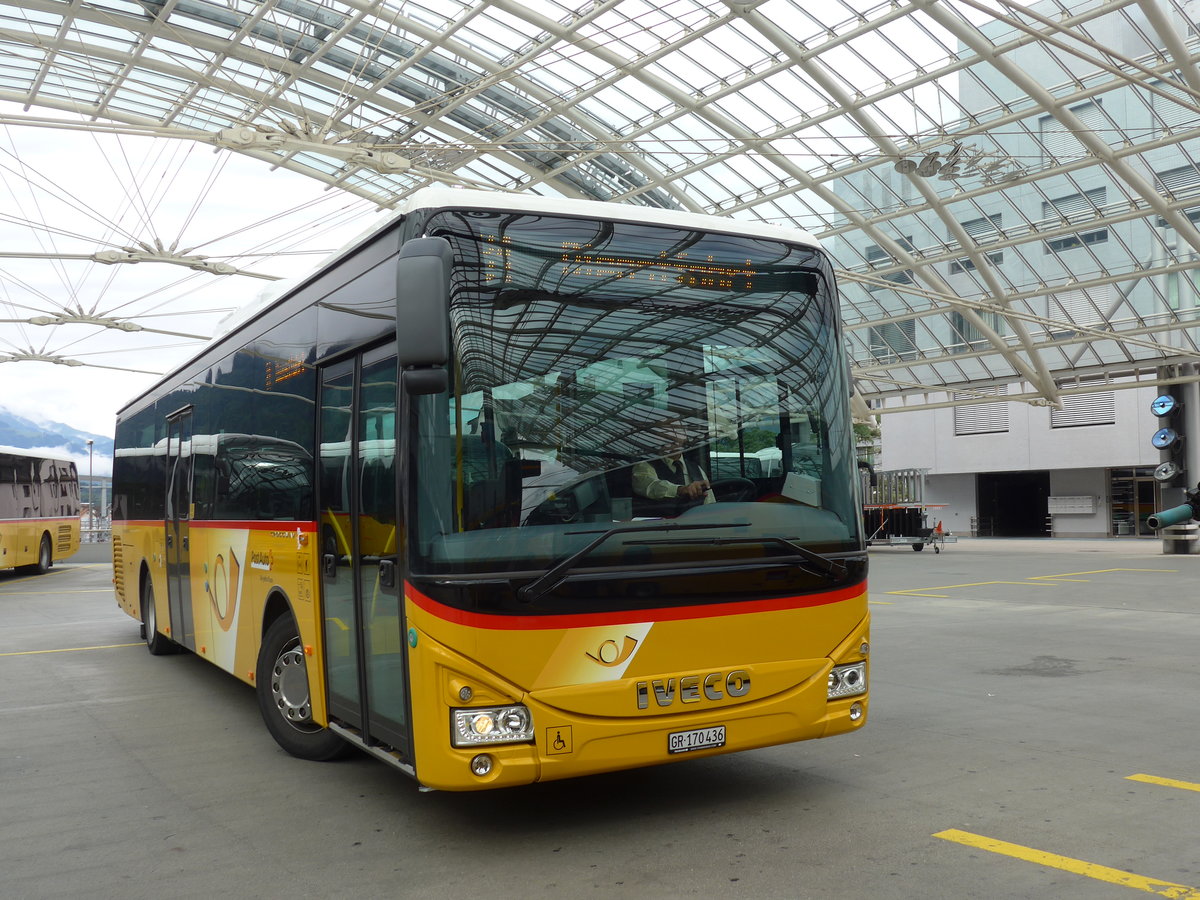 (174'141) - PostAuto Graub�nden - GR 170'436 - Iveco am 21. August 2016 in Chur, Postautostation