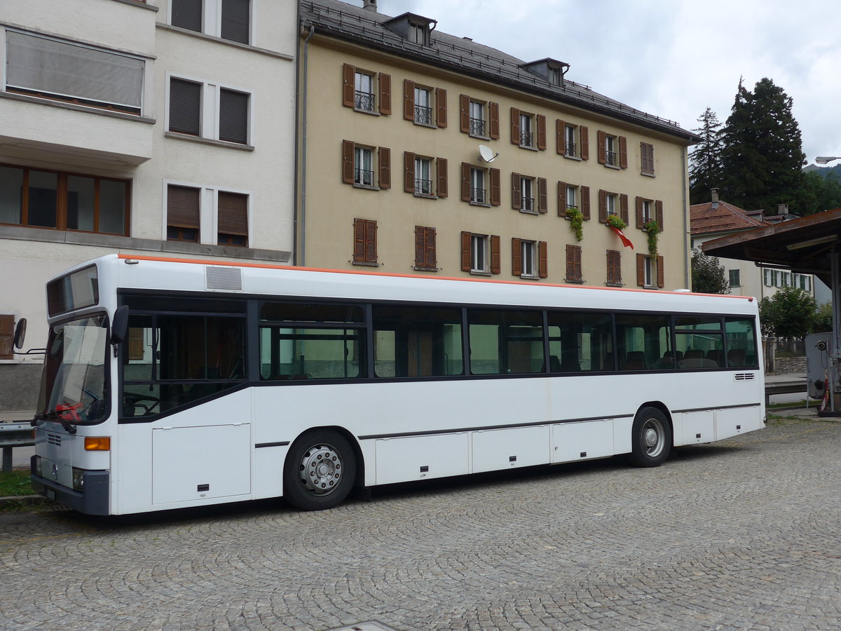 (174'975) - Meyer, G�schenen - UR 9218 - Mercedes (ex BSU Solothurn Nr. 65; ex BSU Solothurn Nr. 59) am 18. September 2016 beim Bahnhof Airolo