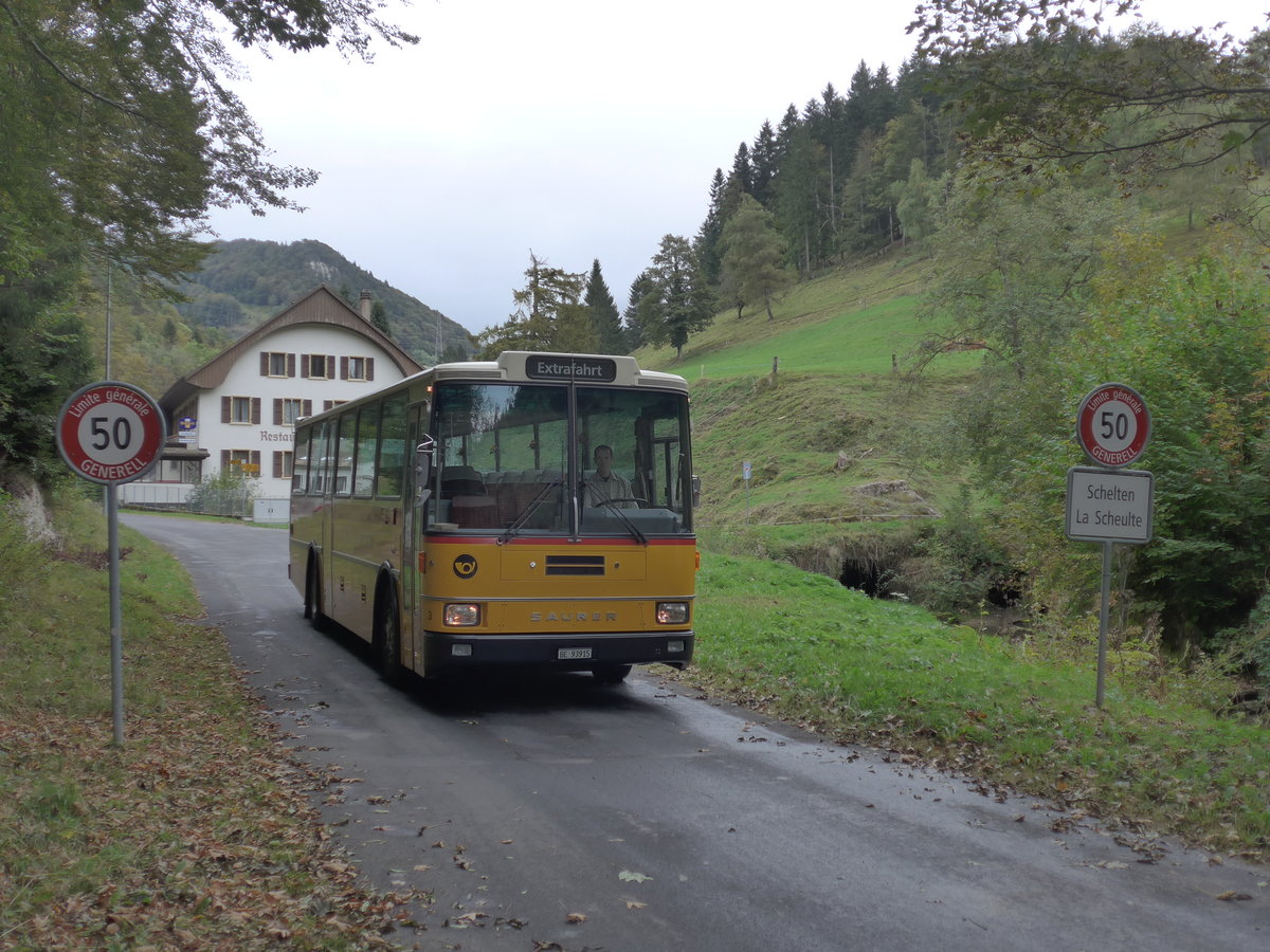 (175'375) - Kolb, Grasswil - Nr. 3/BE 93'915 - Saurer/R&J (ex Schmocker, Stechelberg Nr. 3; ex Nr. 1; ex Gertsch, Stechelberg Nr. 1) am 2. Oktober 2016 in Schelten, Restaurant Scheltenm�hle
