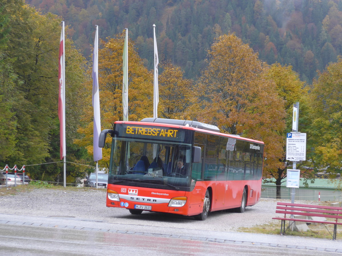 (175'903) - Aus Deutschland: RVO M�nchen - M-RV 3831 - Setra am 19. Oktober 2016 in Pertisau, Karwendellift