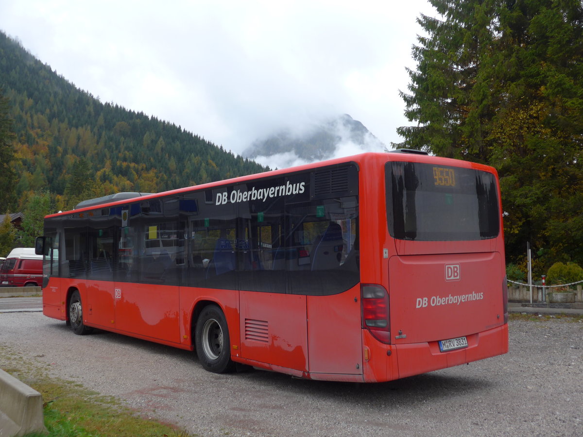 (175'908) - Aus Deutschland: RVO M�nchen - M-RV 3831 - Setra am 19. Oktober 2016 in Pertisau, Karwendellift