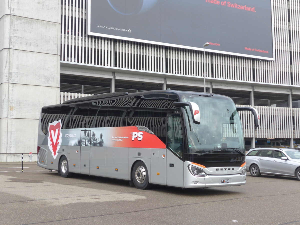 (176'287) - Aus Liechtenstein: Sch�dler, Triesenberg - FL 23'732 - Setra am 23. Oktober 2016 in Z�rich, Flughafen