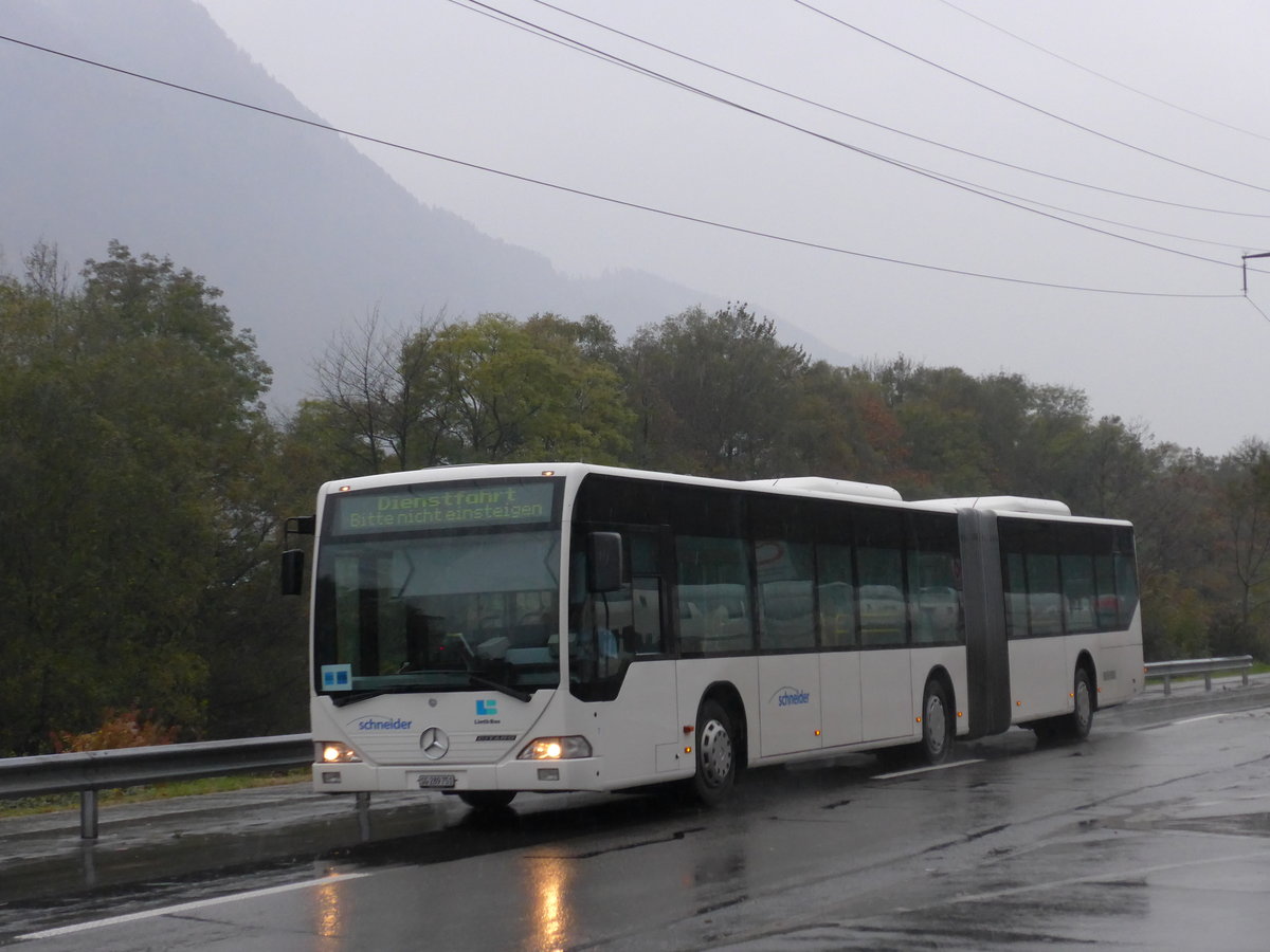 (176'319) - Schneider, Ermenswil - Nr. 7/SG 289'751 - Mercedes am 23. Oktober 2016 beim Bahnhof Ziegelbr�cke