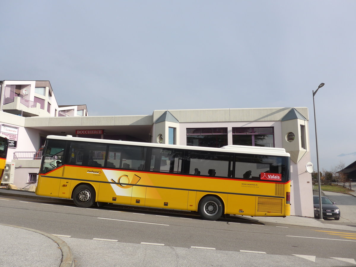 (176'752) - Ev�quoz, Erde - VS 1011 - Setra am 26. November 2016 in Erde, Post