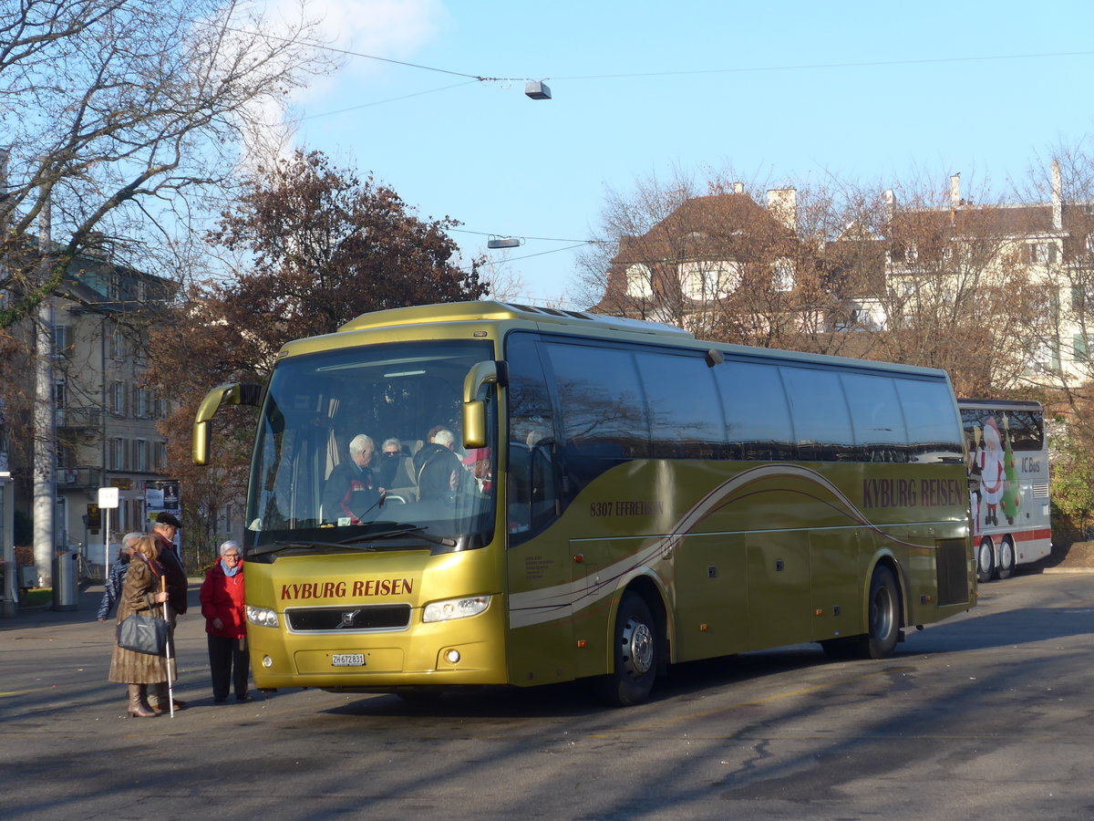 (176'911) - Kyburg Reisen, Effretikon - ZH 672'831 - Volvo am 6. Dezember 2016 in Z�rich, Sihlquai