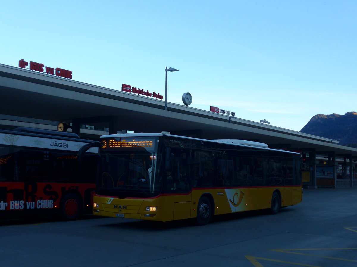 (177'079) - D�nser, Trimmis - GR 24'206 - MAN am 10. Dezember 2016 beim Bahnhof Chur