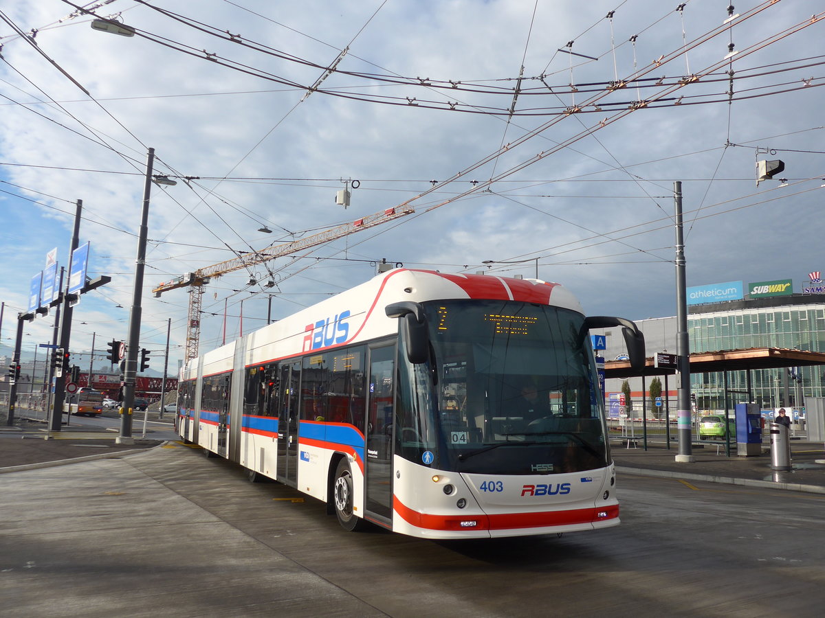 (177'164) - VBL Luzern - Nr. 403 - Hess/Hess Doppelgelenktrolleybus am 11. Dezember 2016 beim Bahnhof Emmenbr�cke S�d